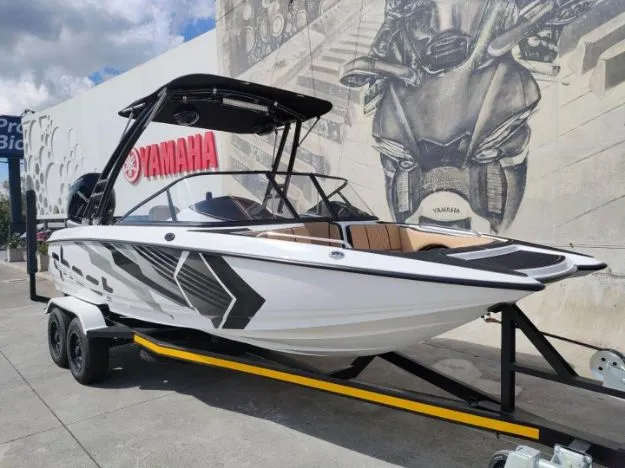 Picture of 2022 Ghost X-22 with Yamaha 300Hp 4-Stroke Outboard Motor 