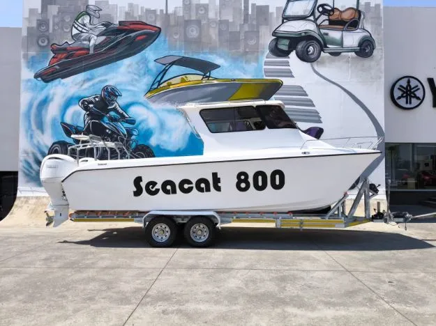 Picture of Sea Cat 800 FC Cabin with 2 F200 Yamaha motors