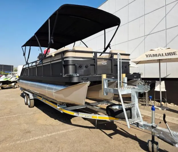Picture of 2026 Watermark 8350 RTX with Twin F200 HP Yamaha Outboards