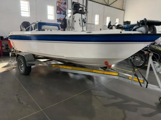 Picture of 2010 Explorer 465 cc with Twin 2024 F40 Yamaha Outboards